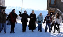 Zigana’da Kar Yağışı Horonlu Ve Halaylı Kutlandı