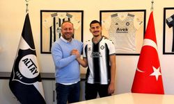 Altay’da Tören Gecikti; İmza Sonunda Atıldı
