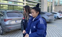 Arkadaşlarını Dövüp Telefonunu Gasp Eden 2 Kadın Yakalandı