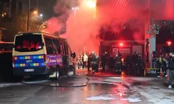 Akaryakıt İstasyonunda Korkutan Dakikalar! 2 Minibüs Küle Döndü