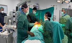Bitlis’te İlk Kez Kapalı Yöntemle Omurga Ameliyatı Yapıldı