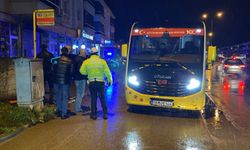 Bursa’da Minibüsünün Çarptığı Anne Ve Kızı Yaralandı