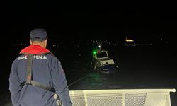 Çanakkale’de Kontrolünü Yitiren Tekneden 3 Kişi Kurtarıldı