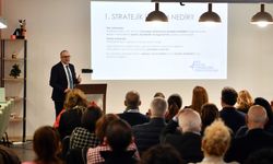 Doç. Dr. Bora Bayraktar İKÜ’de Kriz Yönetimini Anlattı