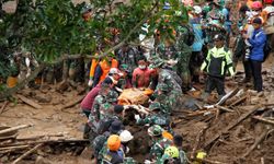 Endonezya’da Toprak Kayması Faciası: Ölü Sayısı 53 Oldu