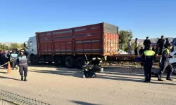 Park Hâlindeki Kamyona Çarpan Araçtaki 2 Kişi Hayatını Kaybetti