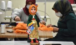 Kadınlar Ürettikleri Ezo Gelin Bebeklerle Aile Bütçesine Katkı Sağlıyor