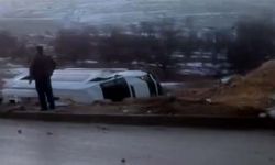 Gaziantep’te İşçileri Taşıyan Minibüs Devrildi: 10 Yaralı