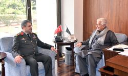 Bayraktaroğlu, Pakistan Savunma Bakanı ile Resmî Görüşme Yaptı