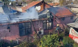 Antalya’da Yangın Gecekonduyu Kullanılamaz Duruma Getirdi