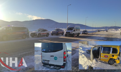 Kayseri’de Minibüs Ve Taksi Çarpıştı: 1’i Ağır 16 Yaralı