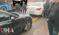 Direksiyon Başında Telefonla Oynayan Sürücü Kazaya Yol Açtı