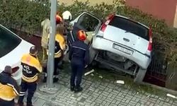 Avcılar’da Kontrolden Çıkan Otomobil Bina Boşluğuna Düştü