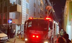 İstanbul Bahçelievler'de Çatı Yangını Mahalleyi Endişelendirdi