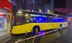 İstanbul Kartal’da İETT Otobüsü Binaya Çarptı: 6 Yaralı