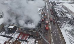 İstanbul Tuzla’da Çakmak Üretim Fabrikasında Yangın