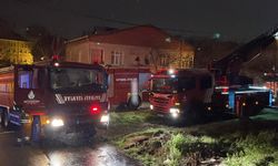 İstanbul Ümraniye’de 3 Katlı Binada Çıkan Yangın Söndürüldü
