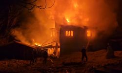 Köy Muhtarının Evi Yangında Küle Döndü