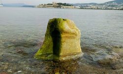 Kuşadası’nda Suyun Çekilmesiyle Roma Dönemi Kaide Bulundu