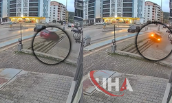 Direksiyon Dersinde Fren Yerine Gaza Basıp Kaldırıma Çıktı