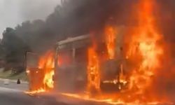 Osmaniye’de yolculuk sırasında servis minibüsünde yangın meydana geldi