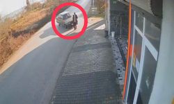 Korkunç anlar kamerada: Otomobil yayayı metrelerce sürükledi