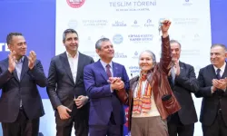 Özgür Özel'den İktidara Kentsel Dönüşüm Yanıtı! "Mağdur Ettiklerine Anahtar Dağıtıyoruz"