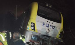 Tren Kazası Sonrası Lokomotif 13 Saatte Rayına Yerleştirildi