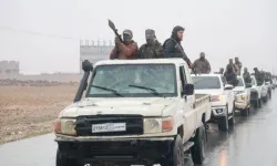 Suriye Ordusu Halep'in Doğusuna Takviye Birlikler Sevk Etti