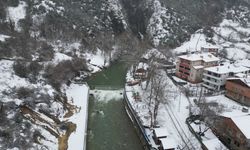 Ulukaya Kanyonu Ve Şelalesi’nde Kar ManzarasıUlukaya Kanyonu Ve Şelalesi’nde Kar Manzarası