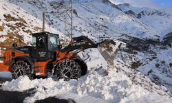 Zorlu Kış Koşullarında Açılan Yollar Hayat Kurtarıyor