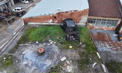 Çatı Tamiri İçin Çıktı, 20 Yıldır Orada Duran Otomobili Gördü