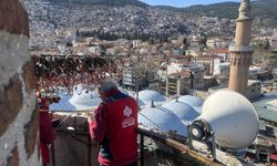 627 Yıllık Ulu Cami'ye 'Kul Hakkından Sakın' Mahyası Asıldı