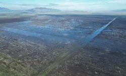 Manisa’daki Kuruyan Marmara Gölü Dronla Havadan Görüntülendi