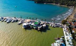 Muğla Akyaka’da Deniz Farklı Renklere Büründü