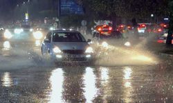 Antalya’da Sağanak Hayatı Olumsuz Etkiledi