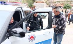 ATM’de Bulduğu 4 Bin 900 TL’yi Polise Teslim Etti