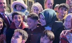 Bakan Göktaş Çocuklarla İlahi Söyledi