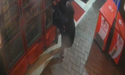 Bisikletli Çocuklar Otomobil Lastiklerine Müdahale Ederek Marketlerden Mal Aldı