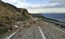 Bozcaada’da Yağış Sonrası Toprak Kayması Görüldü