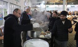 Bu Mahallede Ramazanda İftar Yemeklerini Erkekler Hazırlıyor