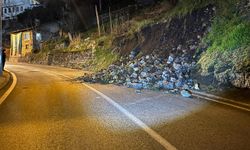 Bursa’da istinat duvarı çöktü; çift yön trafik durdu