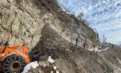 Batman Sason’da 2 Noktada Heyelan Meydana Geldi