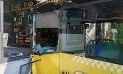 Üsküdar’da Otomobil Börekçiye Girdi