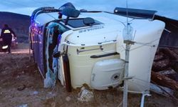 Çankırı’da meydana gelen TIR devrilmesinde sürücü öldü