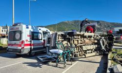 Cipe Çarpmamak İçin Manevra Yapan Ambulans Kaza Yaptı
