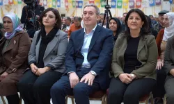 DEM Parti, Bu Sürecin Yanında ve Destekçisidir