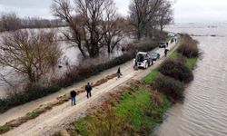 Edirne’de Debisi Artan Tunca’da ‘Kırmızı’, Meriç’te ‘Turuncu’ Alarm Verildi