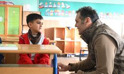 Emniyet müdürü şehit çocuğuna okul yolunda eşlik etti