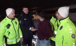 Trafikten Menedilen Aracıyla Kaçan Sürücü Yakalandı, Ehliyetine El Konuldu